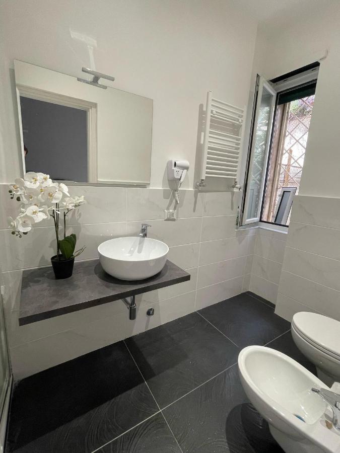 Vomero Suite And Deluxe Room B&B Napoli Exterior photo