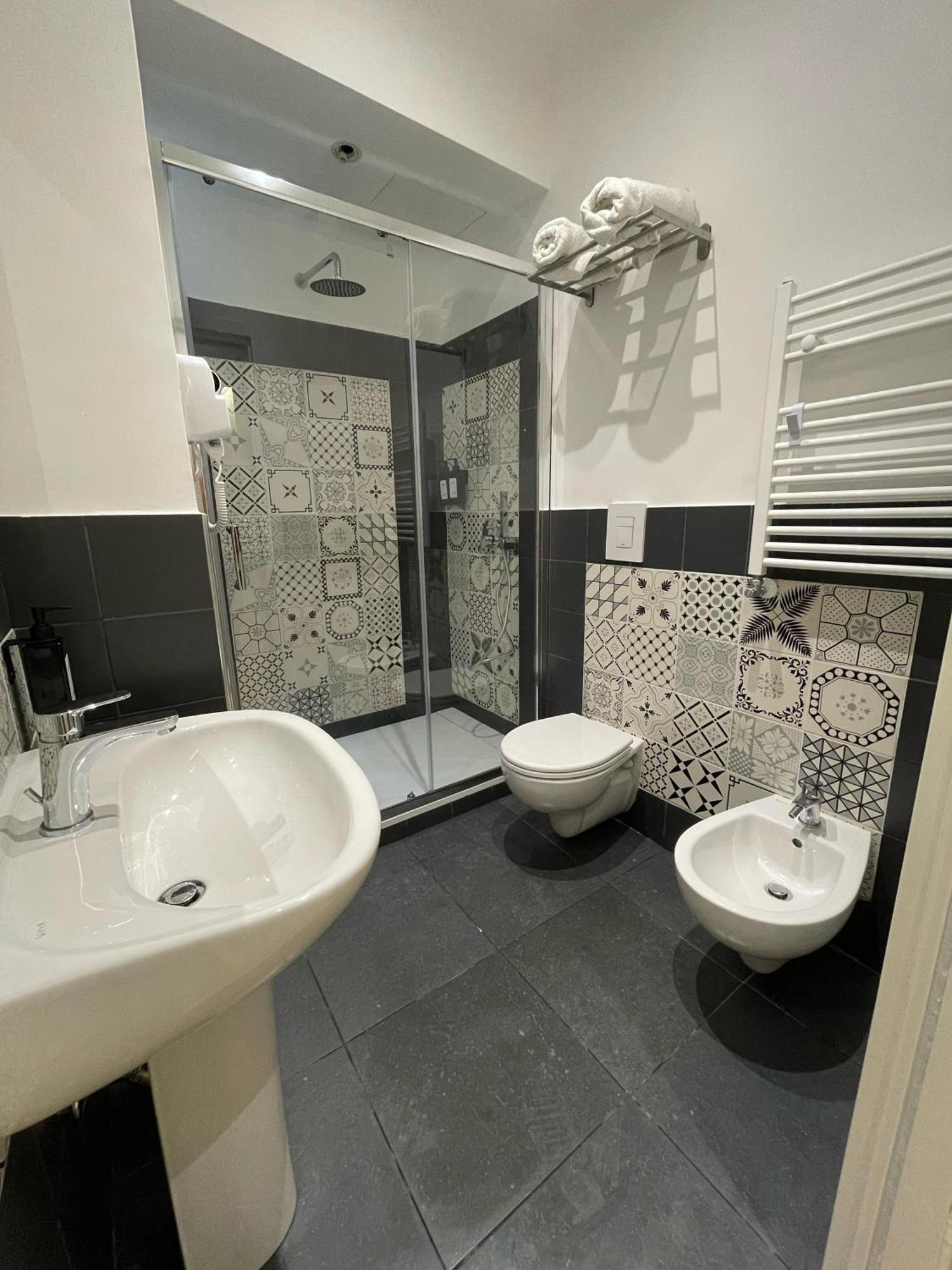 Vomero Suite And Deluxe Room B&B Napoli Exterior photo